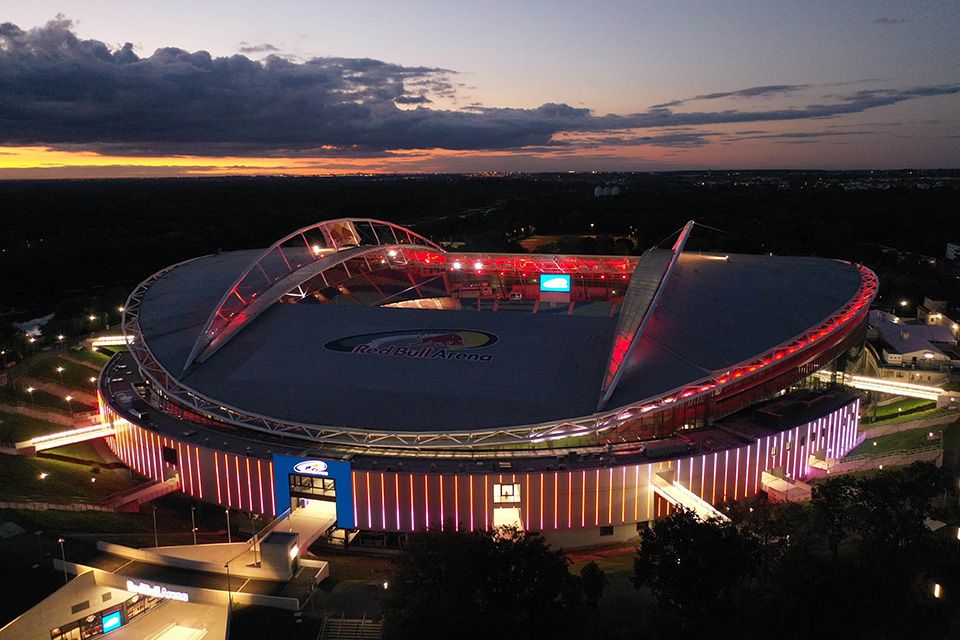 Energy-Efficient Neon Strip Lighting for Architecture, Facade & Events
