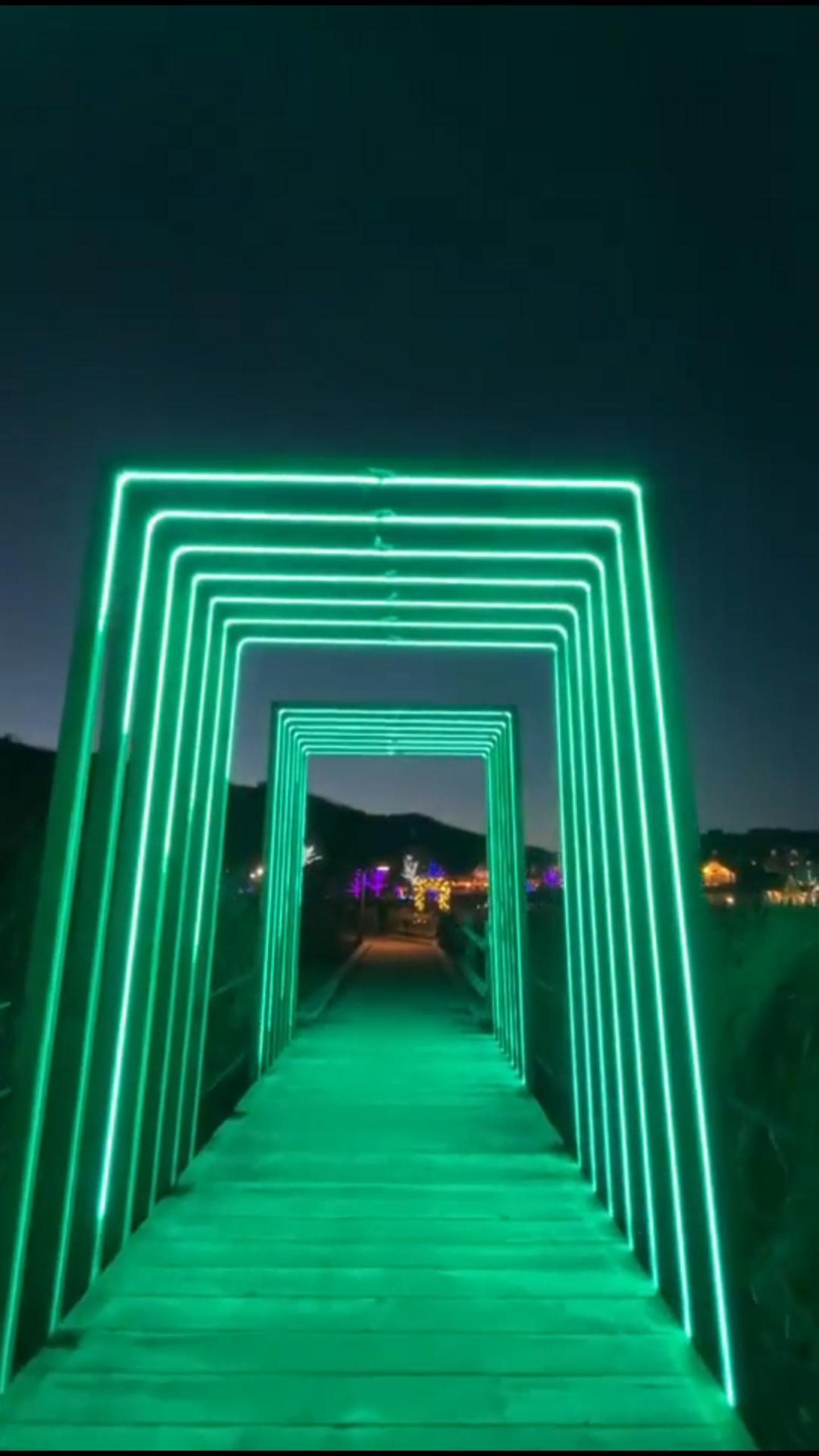 LED Neon Strip: No Dark Zones 270° Corner Test